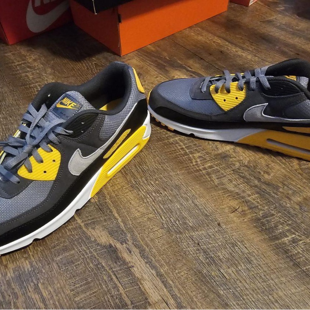 Nike Men's Air Max 90s